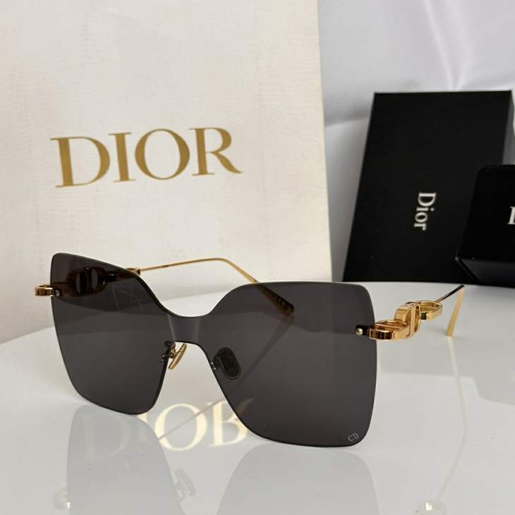 Picture of Dior Sunglasses _SKUfw79398690fw